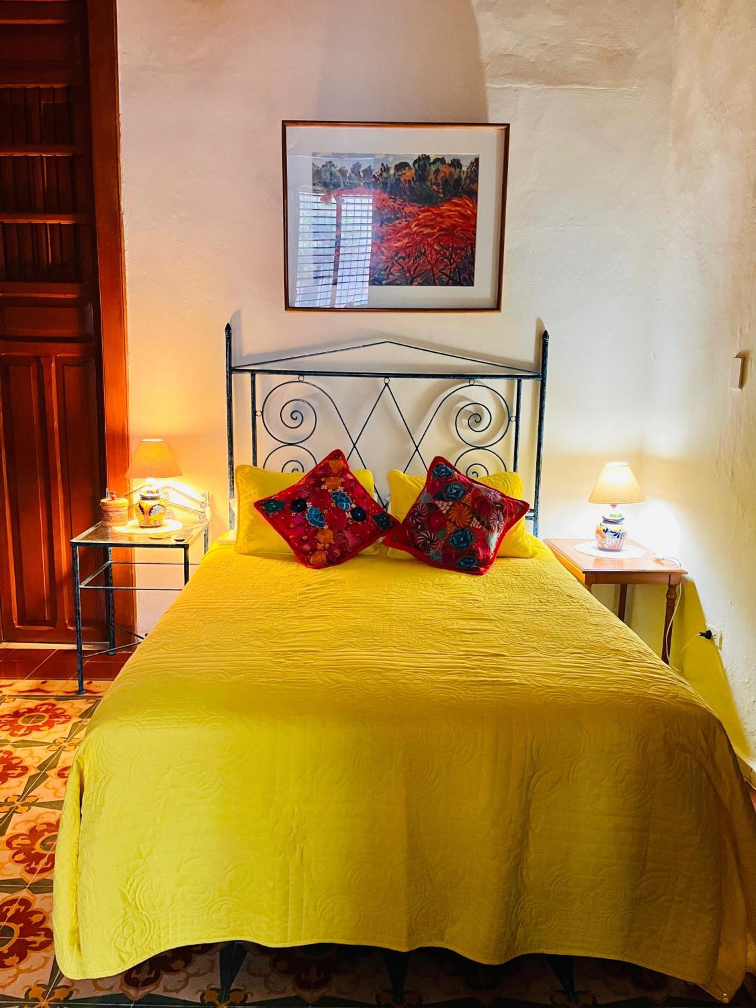 Casa Tres Colibries Bed & Breakfast Merida Bagian luar foto